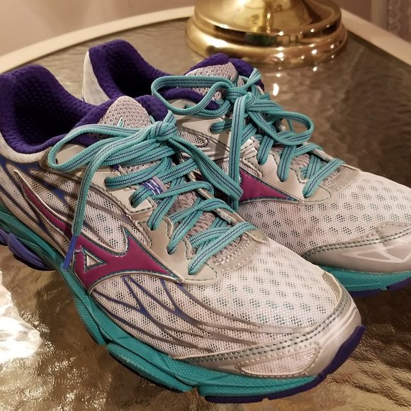 mizuno wave catalyst 3